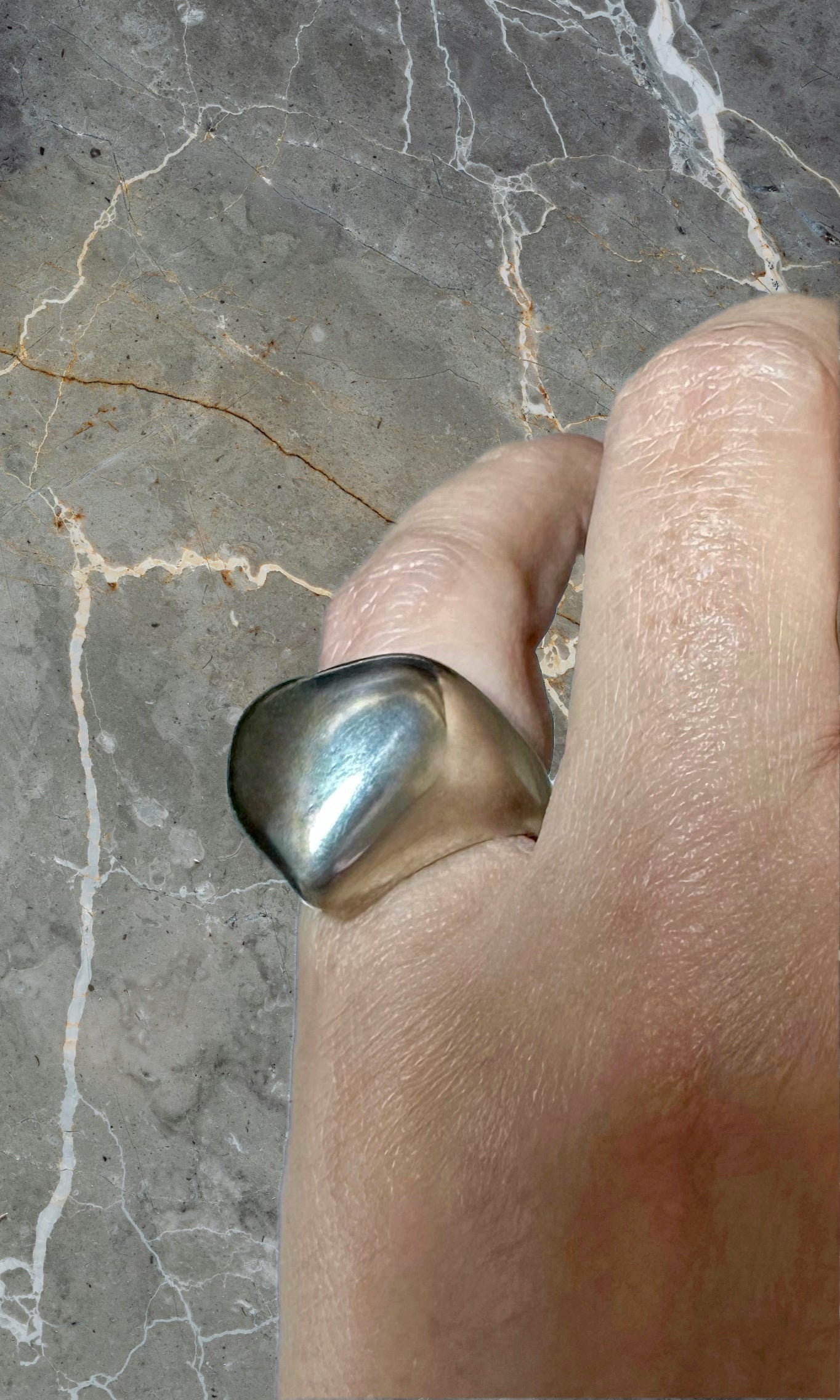 “Je Me Love” ring